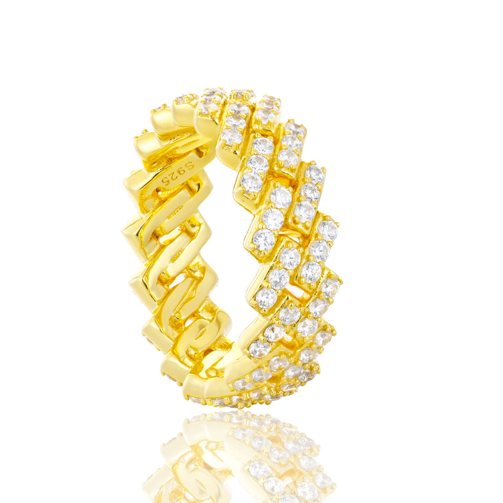 Iced link ring detail