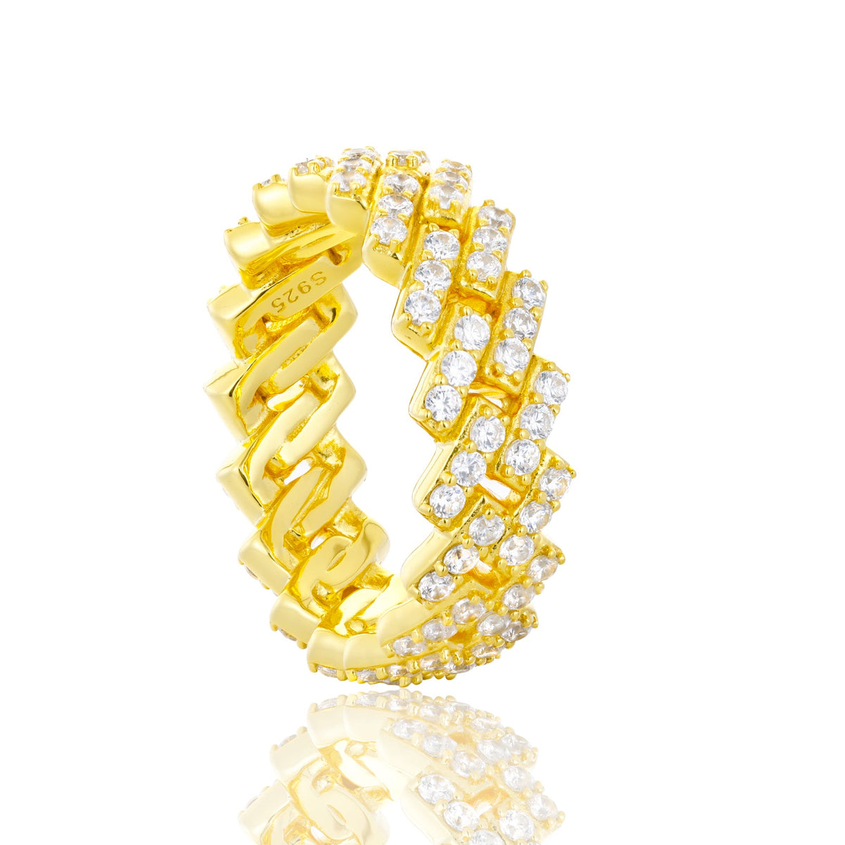 Iced link ring detail