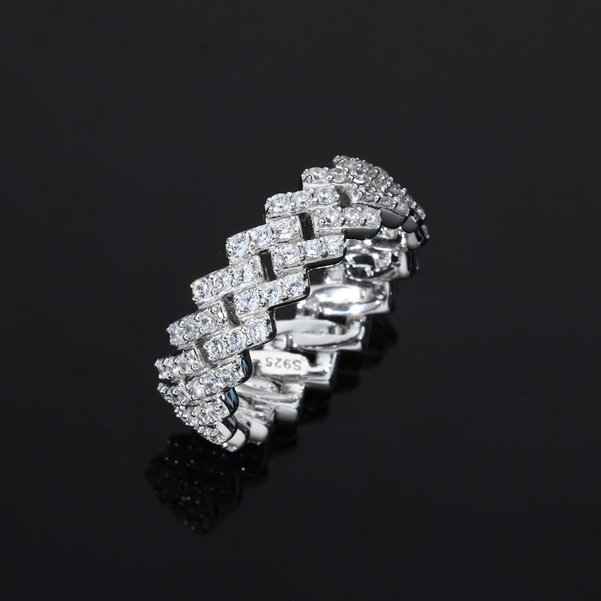 Iced link ring gold