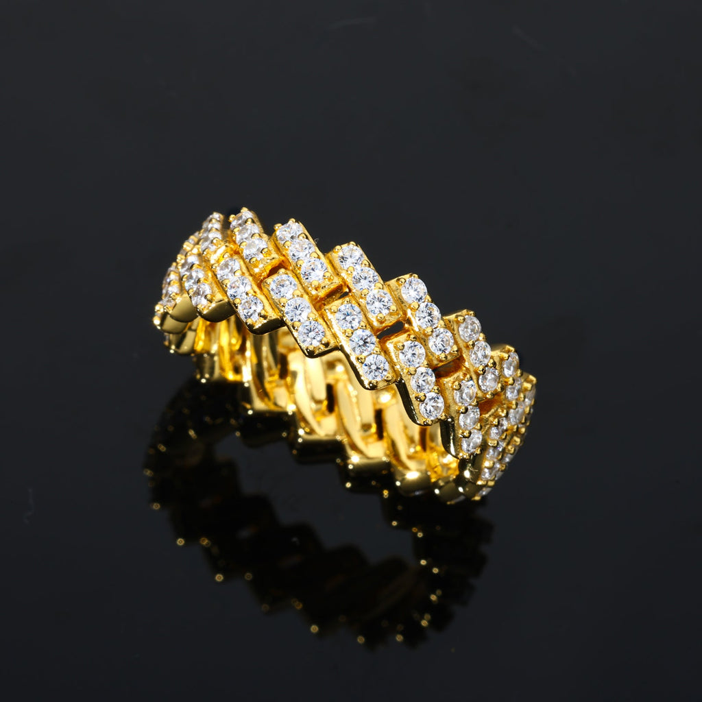 Moissanite iced link ring