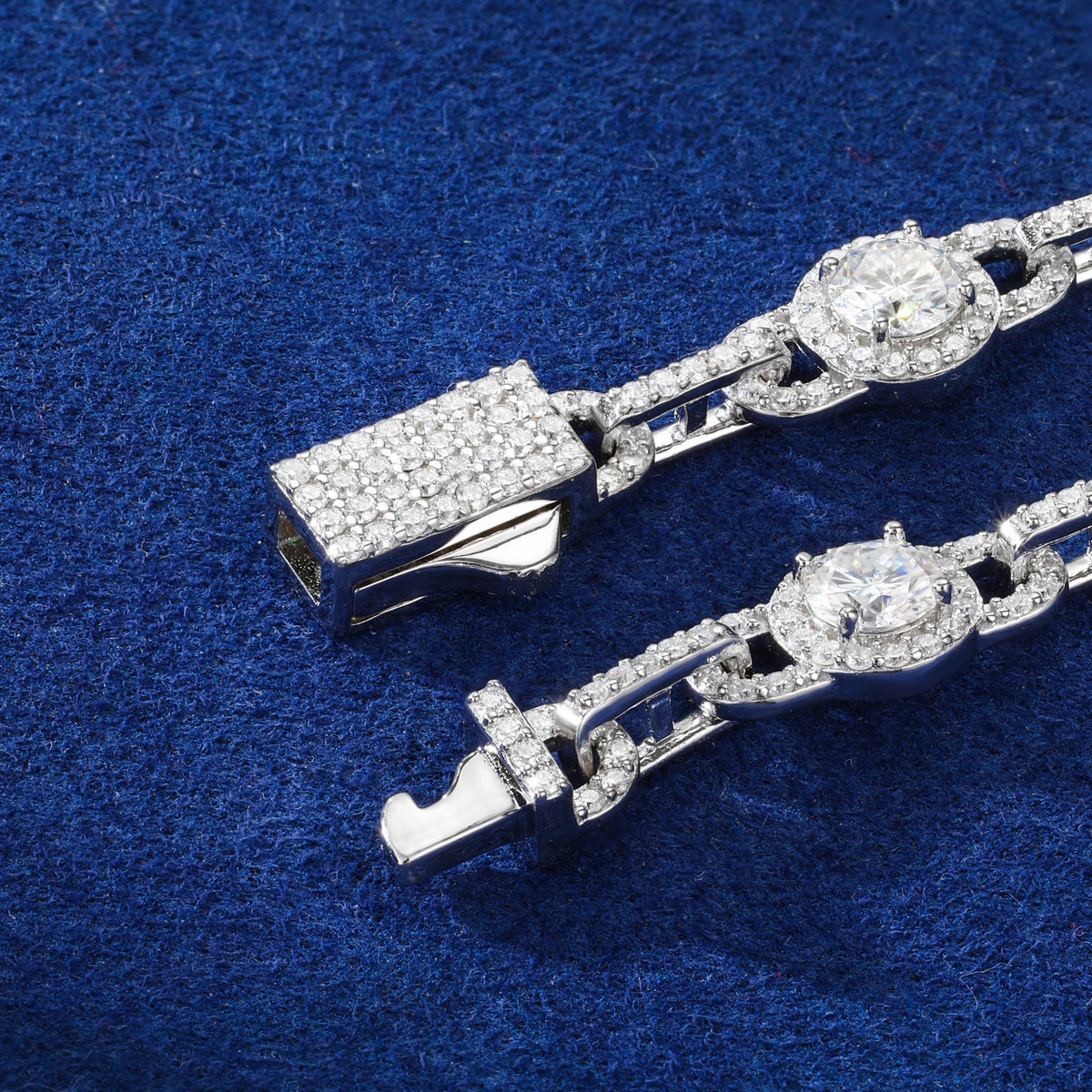 Station tennis bracelet detail