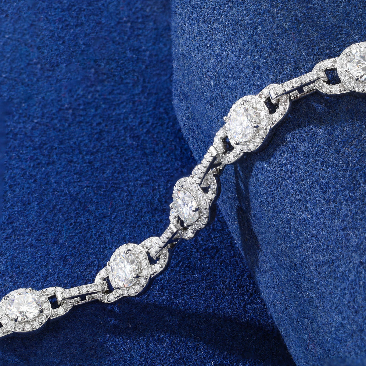 Station tennis bracelet