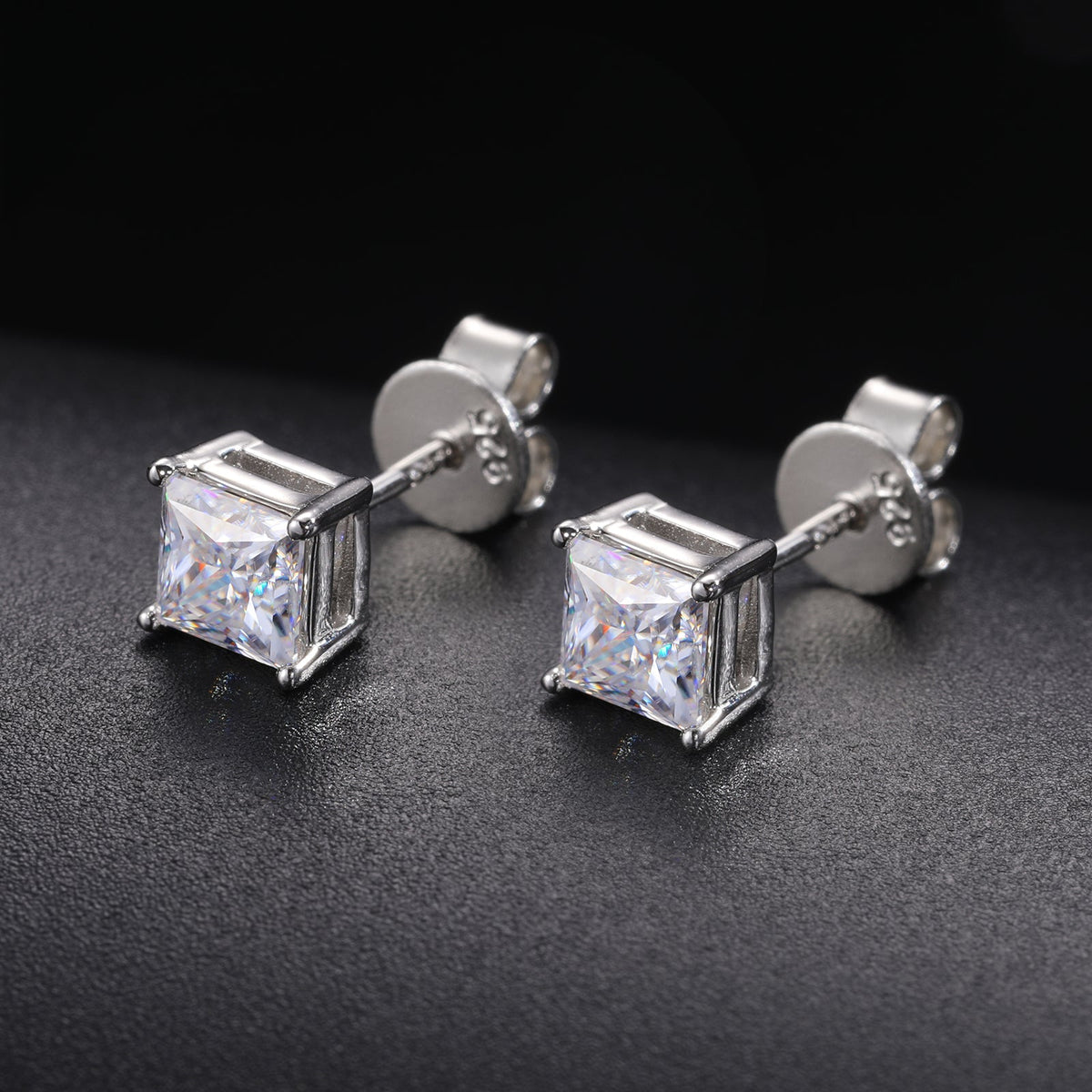 Princess cut studs detail